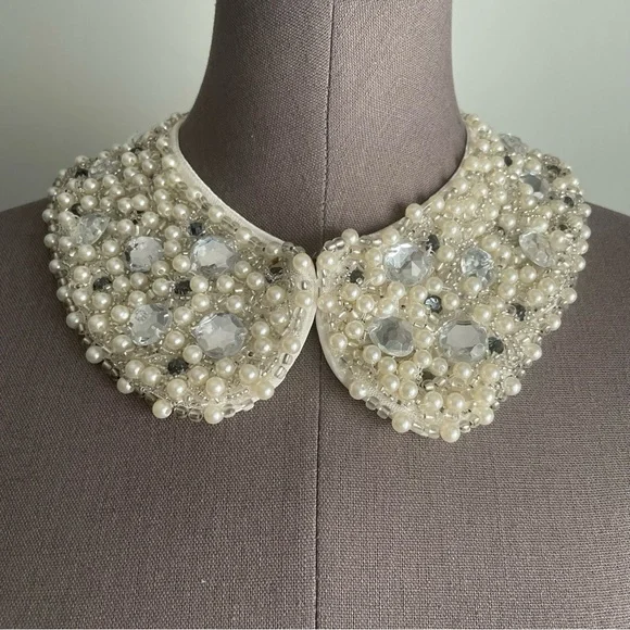 Elegant Pearl and Crystal beaded Collar Necklace - Picture 1 of 7